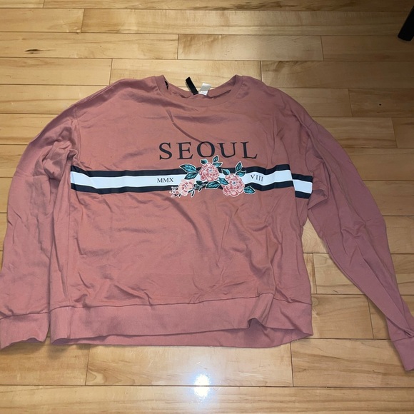 H&M graphic long sleeve, never worn - Picture 1 of 2
